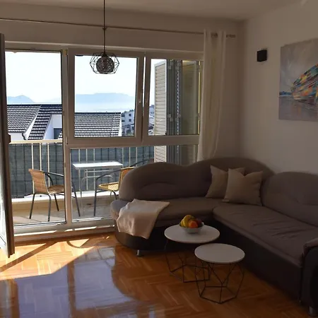 Lofos Appartement *
